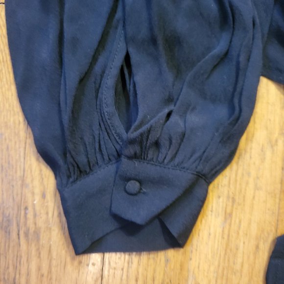 H&M Tie-Front V-Neck Blouse - 10 - NWT! - Picture 5 of 6